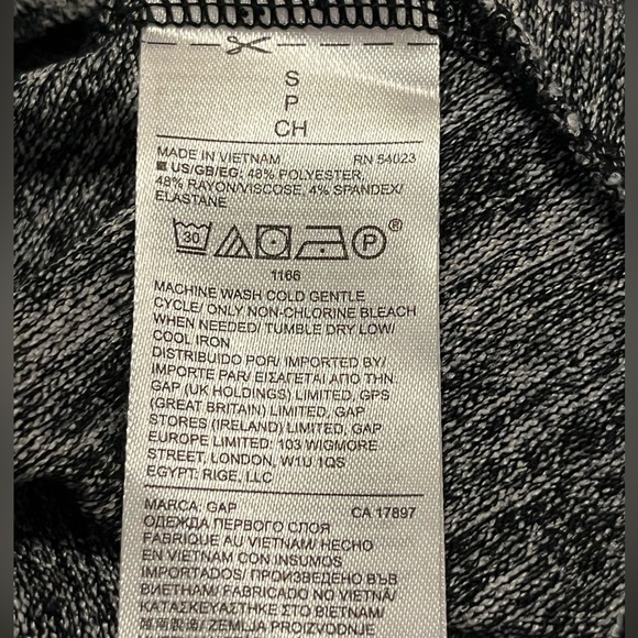 Women’s GAP Sleeveless Top - Picture 6 of 9